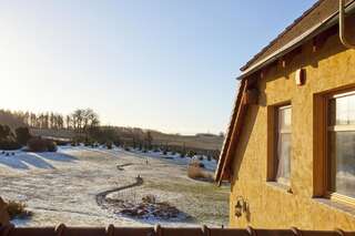 Отели типа «постель и завтрак» Kashubian Lodge & SPA Пшивидз Семейный номер-студио-3