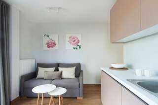 Отели типа «постель и завтрак» Kashubian Lodge & SPA Пшивидз Номер-студио с кроватью размера "king-size" и диван-кроватью-3