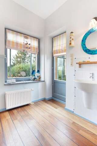 Отели типа «постель и завтрак» Kashubian Lodge & SPA Пшивидз Двухместный номер Делюкс с 1 кроватью или 2 отдельными кроватями и видом на озеро-10