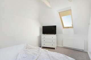 Отели типа «постель и завтрак» Kashubian Lodge & SPA Пшивидз Семейный номер-студио-7